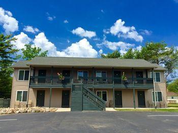 ホテルLucky Horseshoe Cabins Au Sable エクステリア 写真