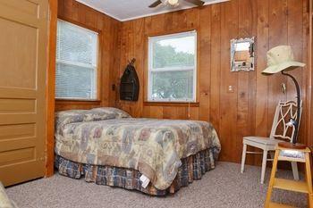 ホテルLucky Horseshoe Cabins Au Sable エクステリア 写真